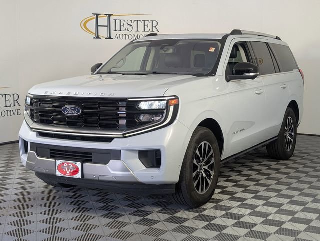Used 2025 Ford Expedition Platinum AWD/4WD image 4