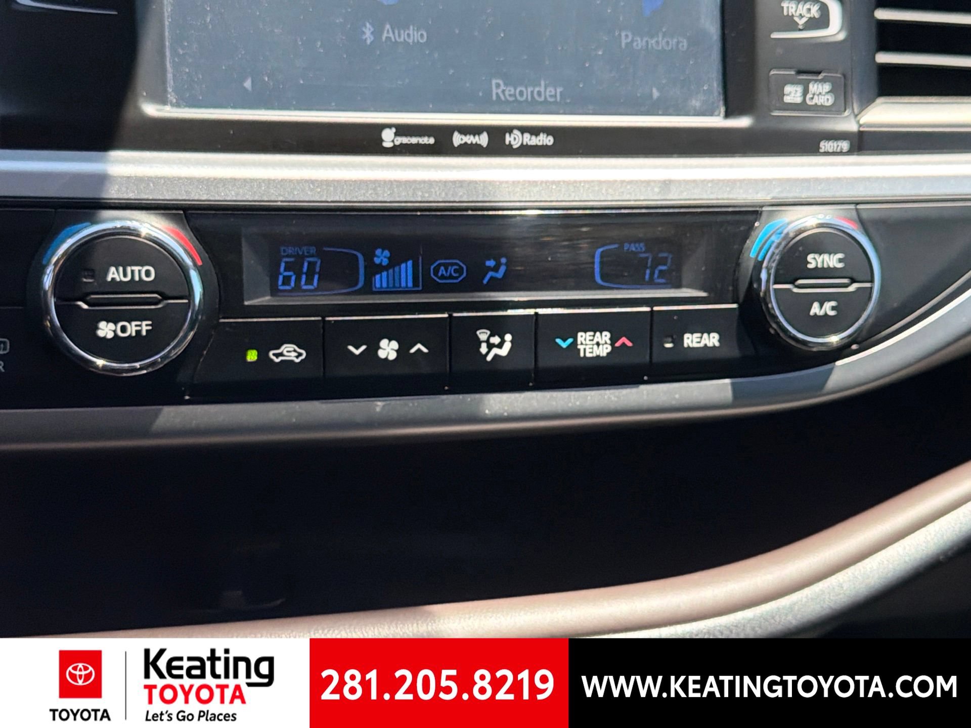 Used 2018 Toyota Highlander XLE AWD/4WD image 17