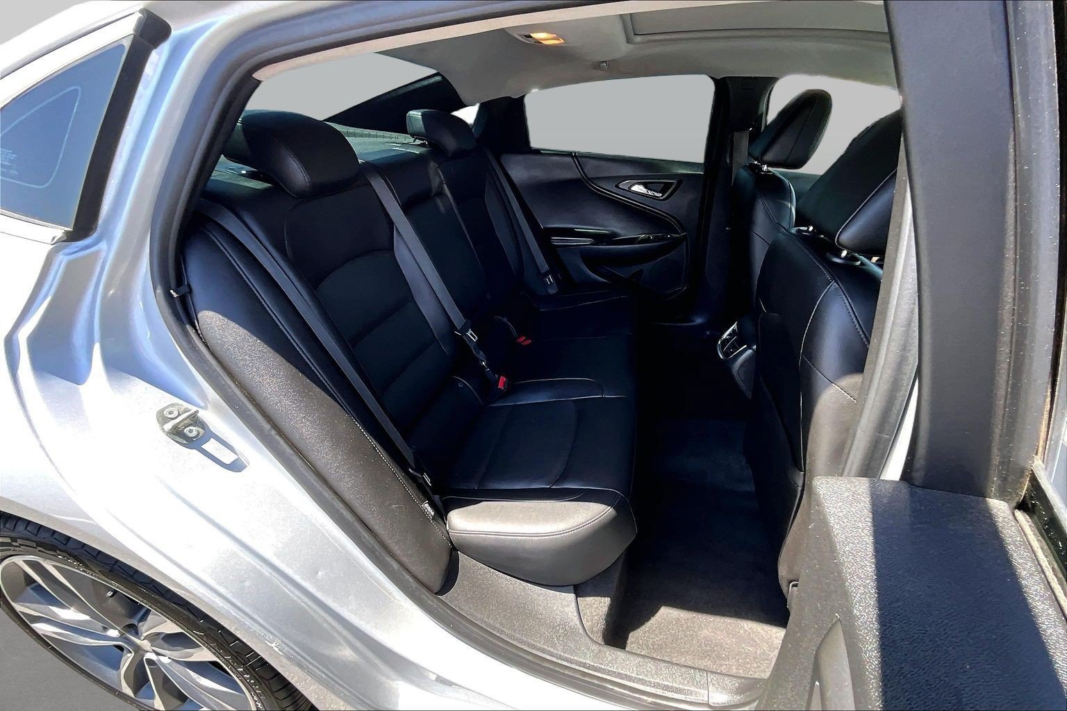 Used 2020 Chevrolet Malibu Premier FWD image 25