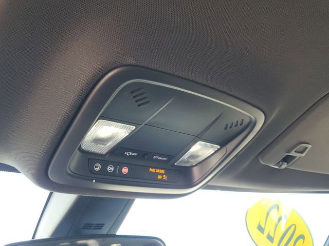 Used 2022 Chevrolet Traverse LT image 31