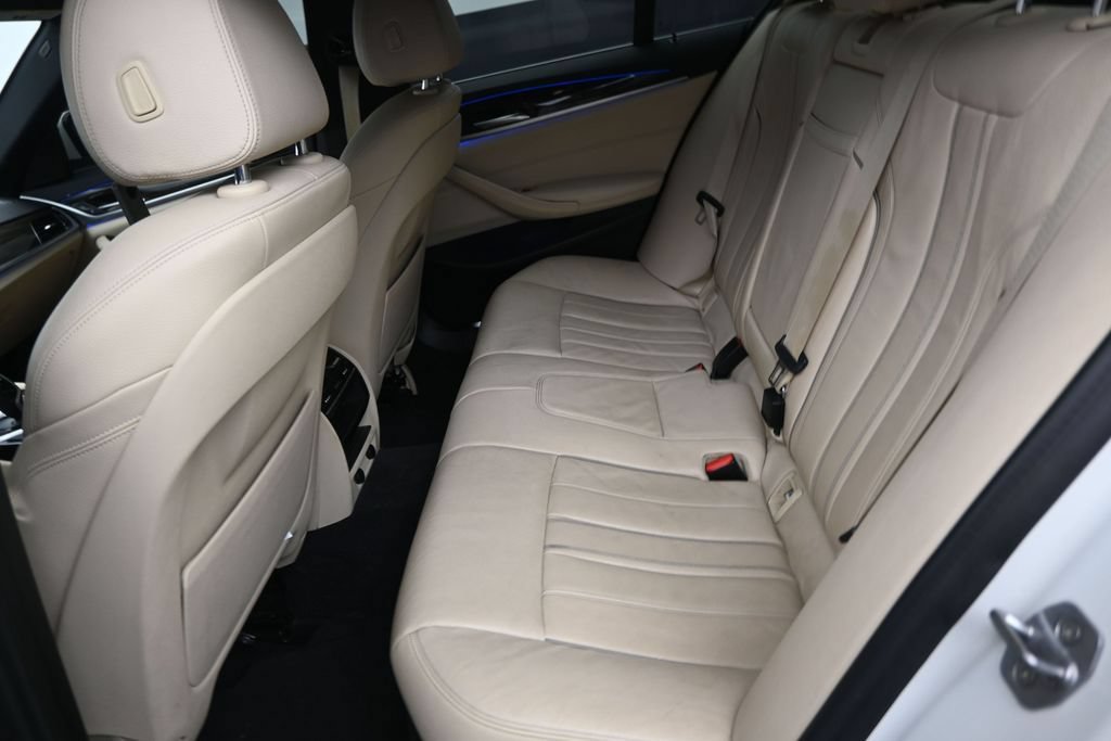 Used 2019 BMW 530i w/ Convenience Package RWD image 14