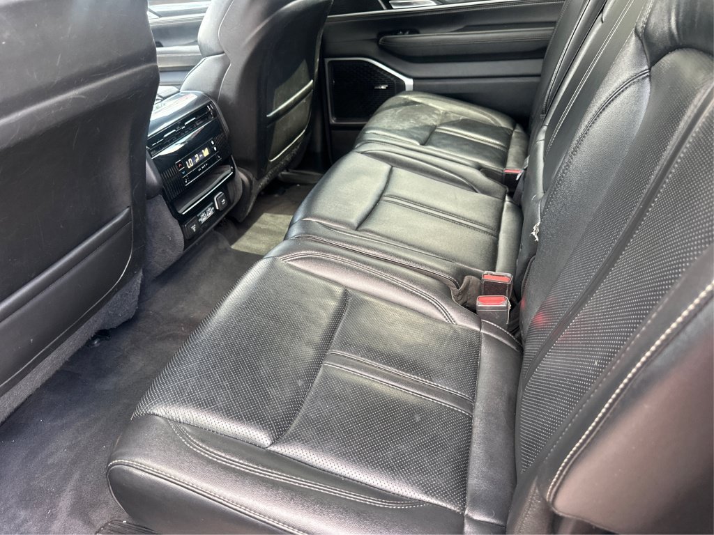 Used 2022 Jeep Wagoneer Series I w/ Convenience Group I AWD/4WD image 12