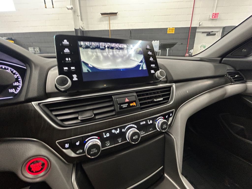 Used 2020 Honda Accord Touring image 29