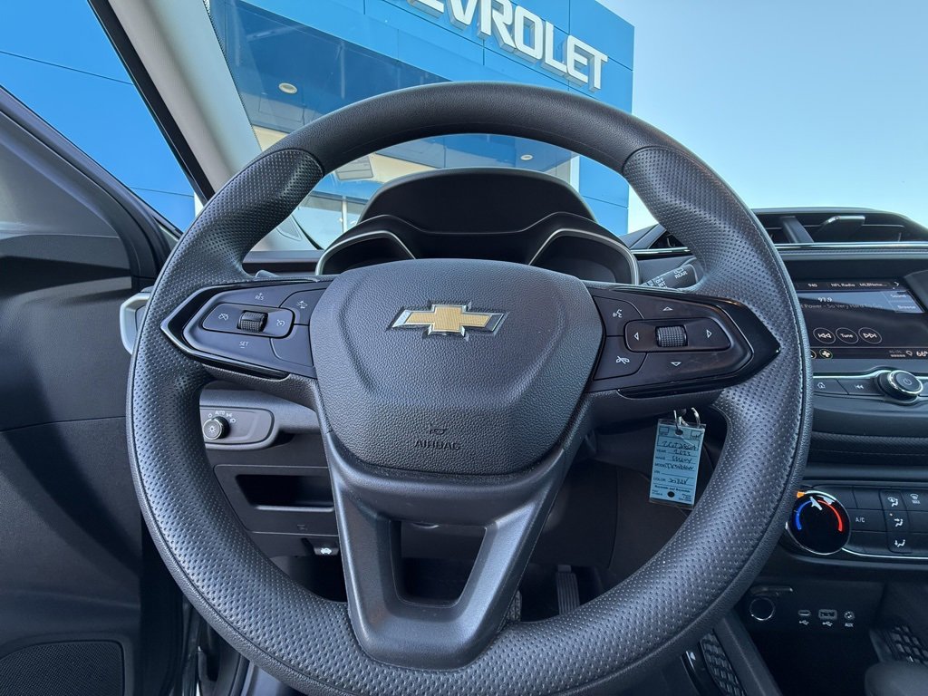 Used 2023 Chevrolet TrailBlazer LS image 11