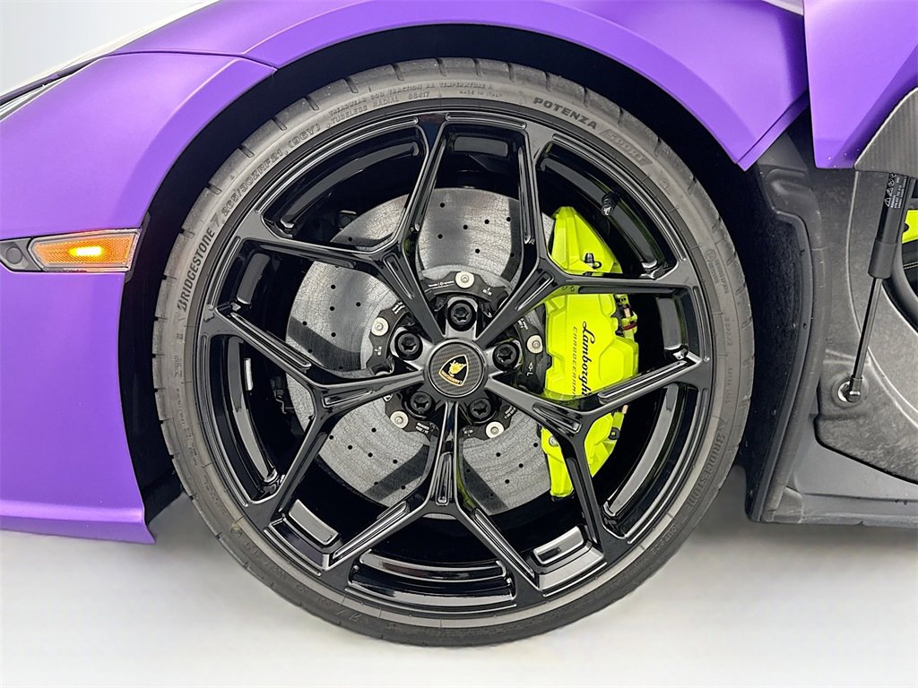 Used 2024 Lamborghini Revuelto image 33