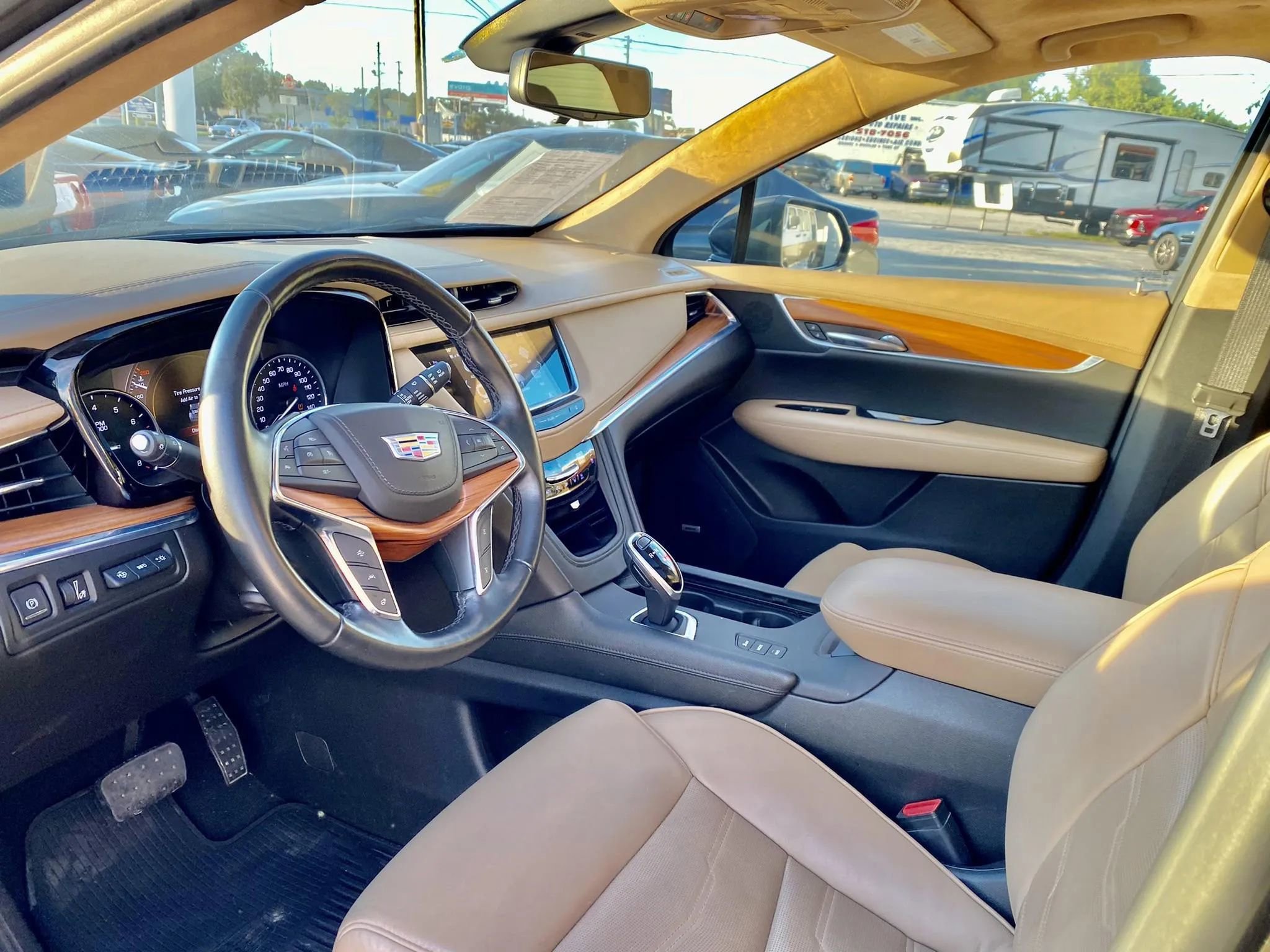 Used 2019 Cadillac XT5 Platinum image 9