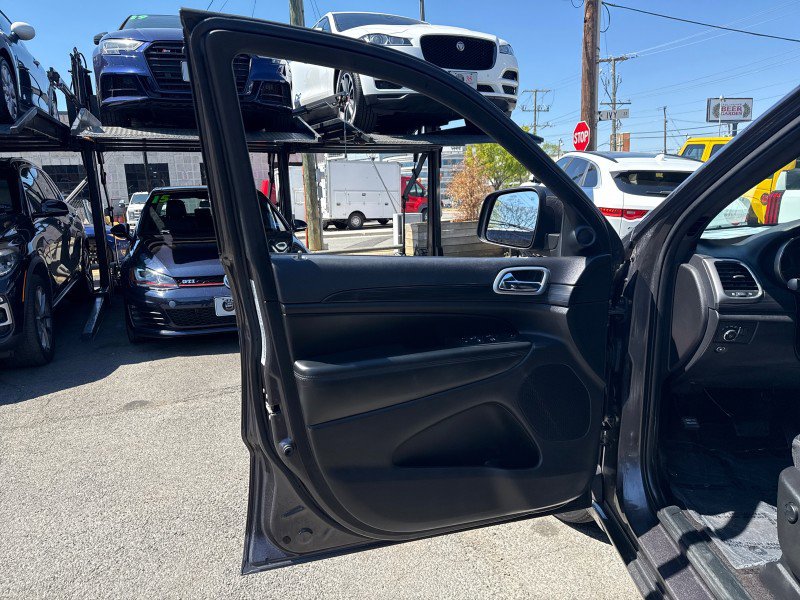 Used 2019 Jeep Grand Cherokee Altitude image 9