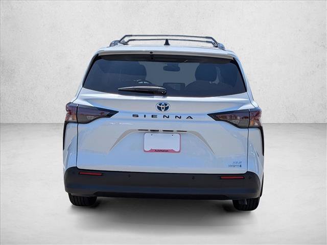 Used 2023 Toyota Sienna XLE w/ XLE Plus Package FWD image 7
