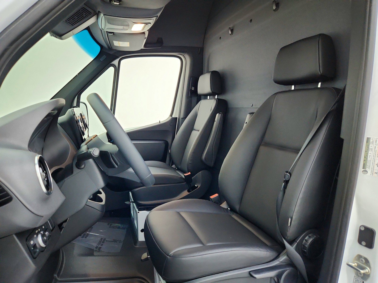 New 2025 Mercedes-Benz eSprinter 170 Cargo image 17