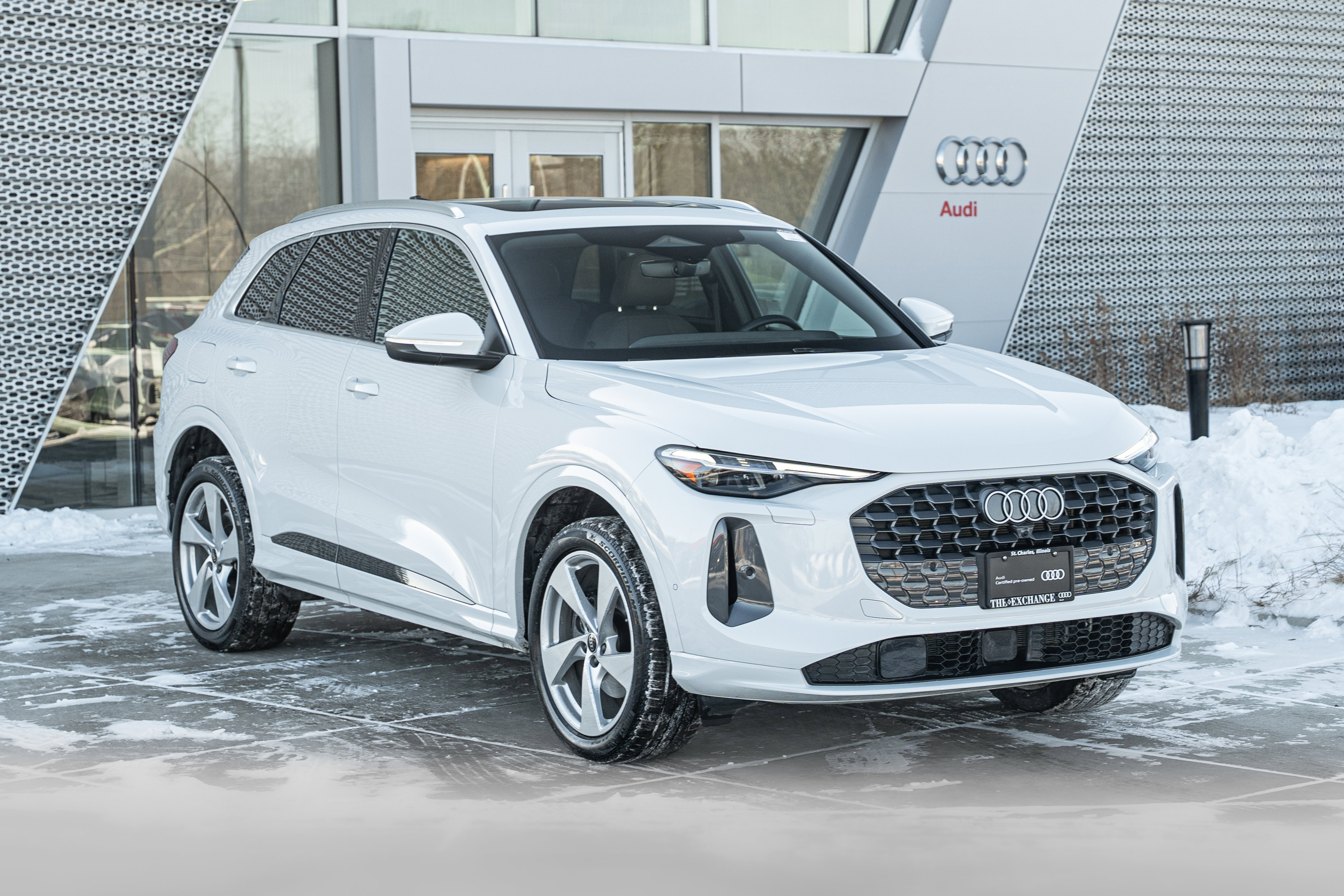 Certified 2025 Audi Q5 Premium Plus w/ Premium Plus image 2