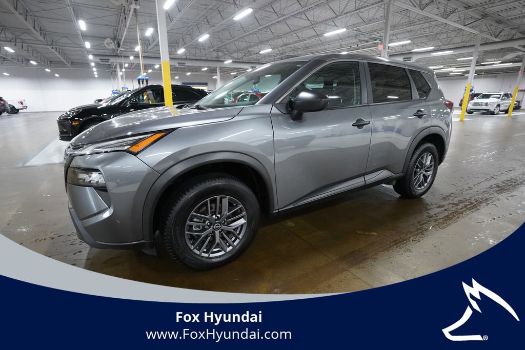 Used 2024 Nissan Rogue S image 1