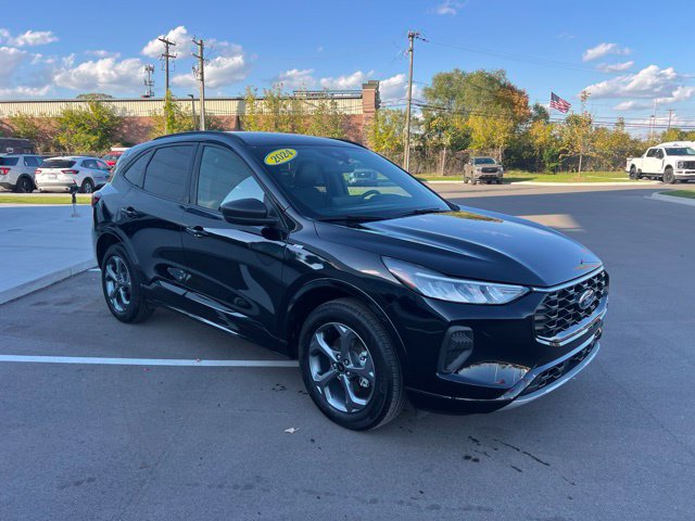 Used 2024 Ford Escape ST-Line w/ Tech Pack #1 AWD/4WD image 3