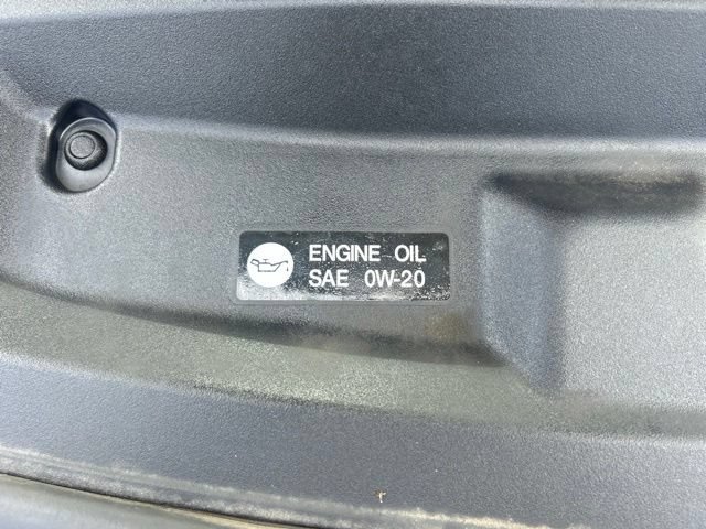 Used 2021 Toyota Highlander XLE AWD/4WD image 16