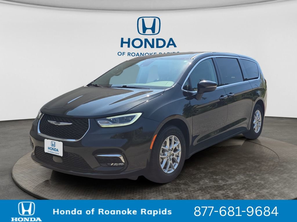 Used 2023 Chrysler Pacifica Touring-L