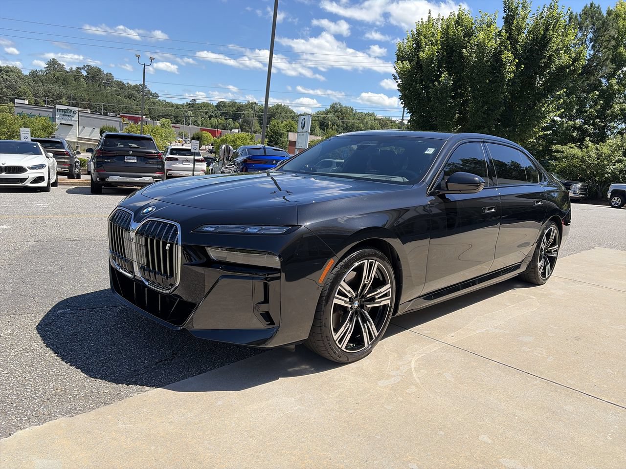 Used 2025 BMW i7 eDrive50 w/ Executive Package RWD image 4