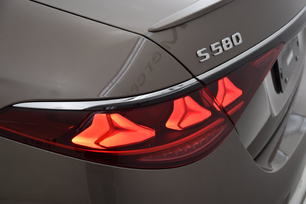 New 2027 Mercedes-Benz S 580 4MATIC Sedan image 13