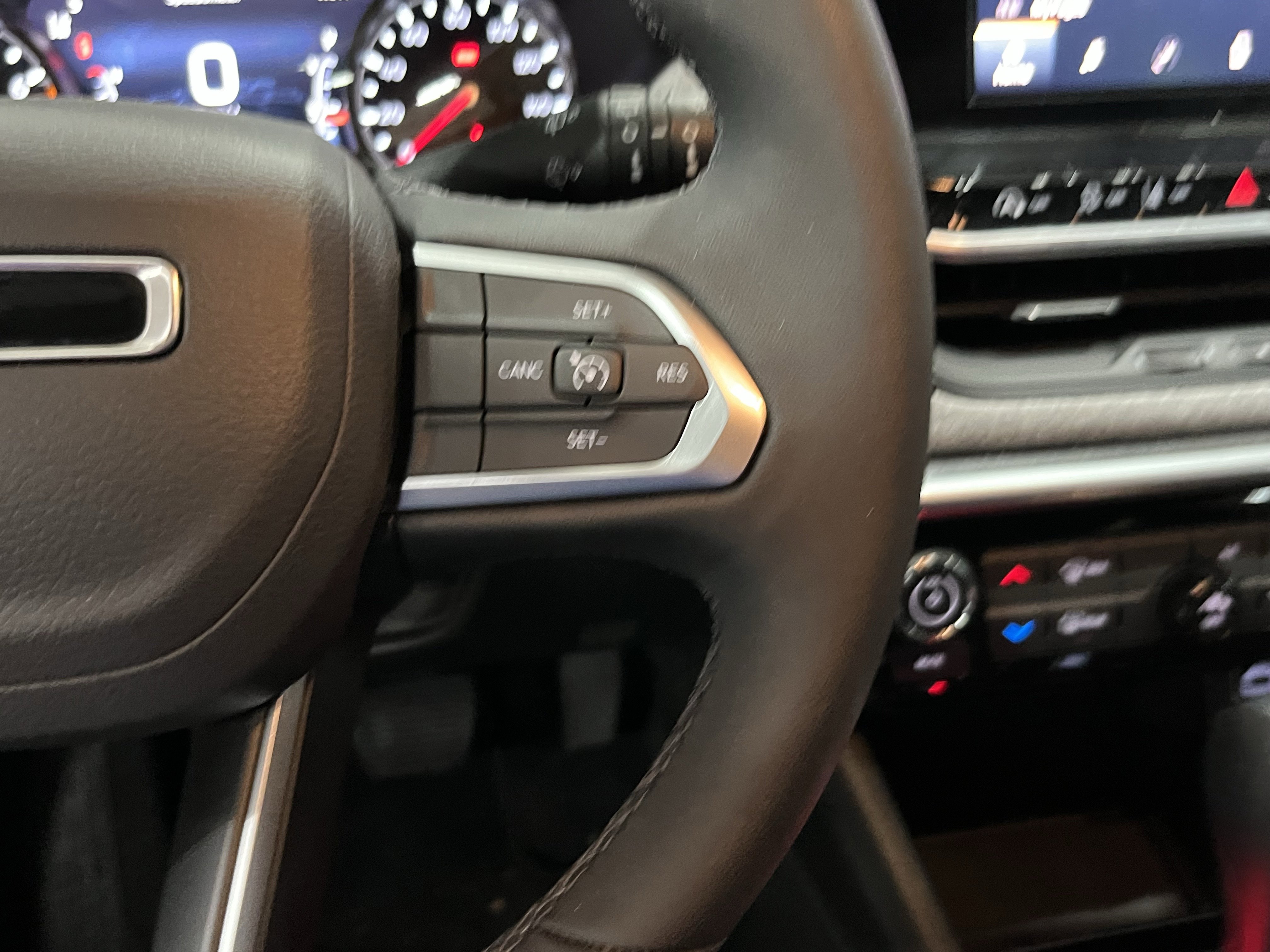 Certified 2025 Jeep Compass Latitude AWD/4WD image 20