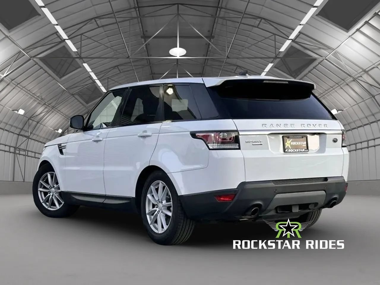 Used 2017 Land Rover Range Rover Sport SE AWD/4WD image 4