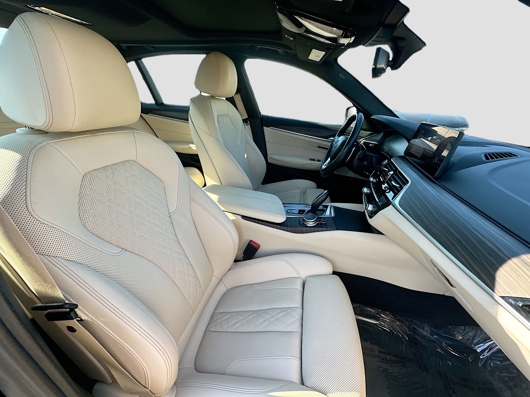 Used 2022 BMW 530i w/ Convenience Package image 33