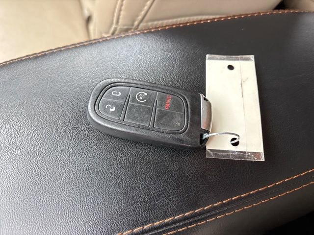 Used 2017 Jeep Cherokee Limited image 51