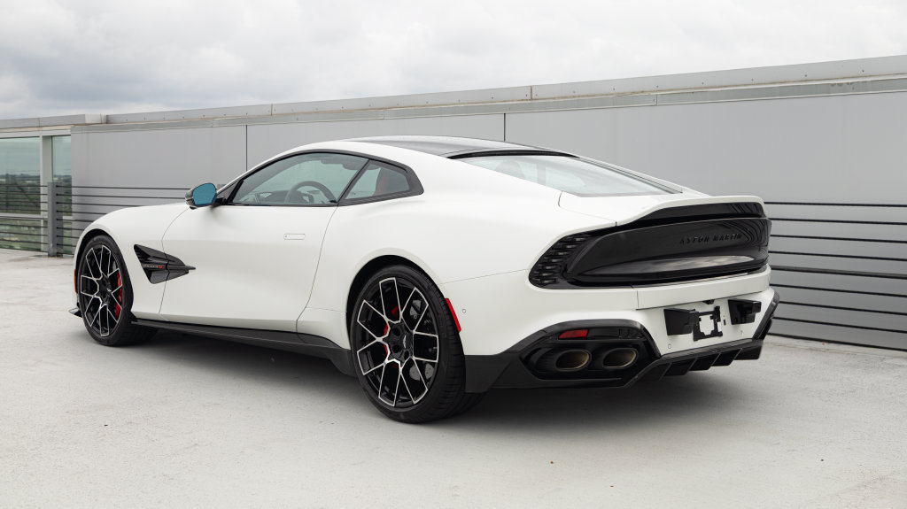 Used 2025 Aston Martin Vanquish RWD image 6