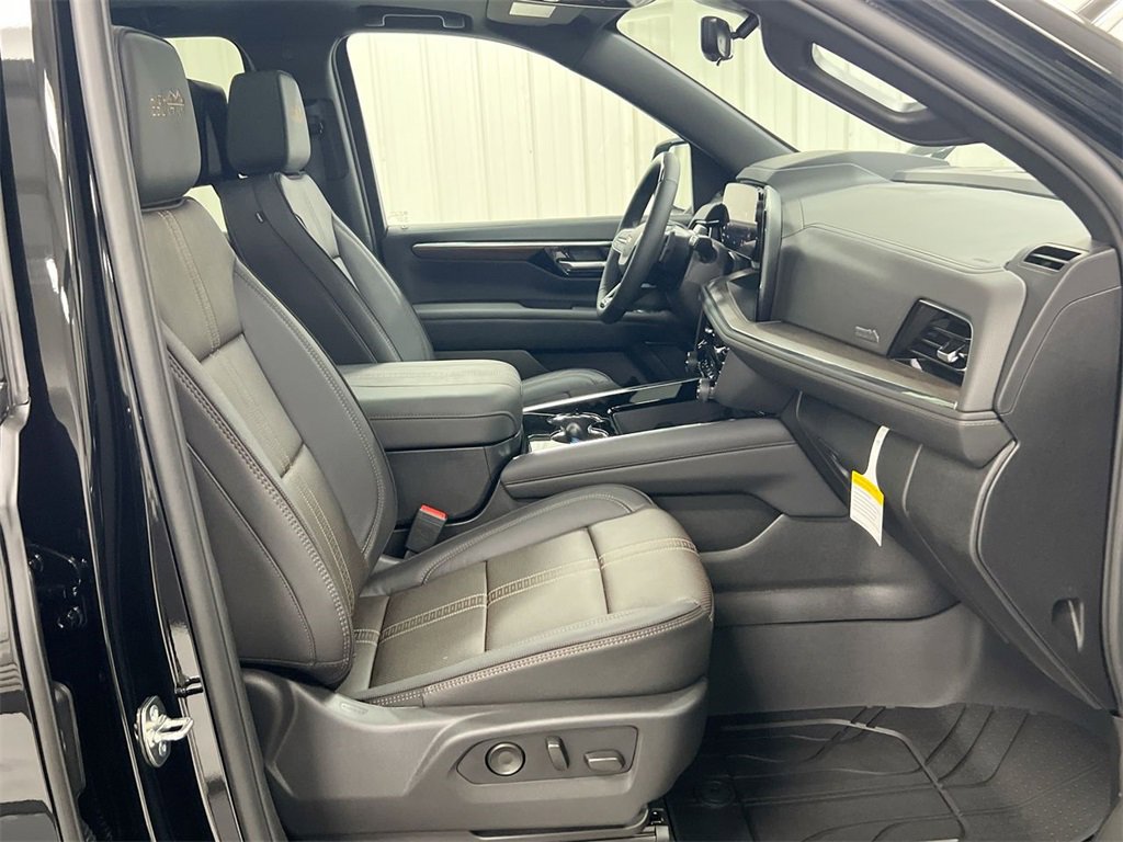 New 2026 Chevrolet Suburban High Country image 23