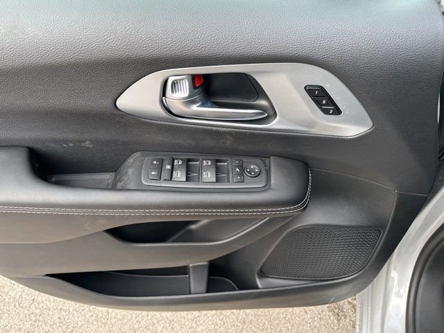 New 2026 Chrysler Pacifica Limited w/ S Appearance Package FWD image 19