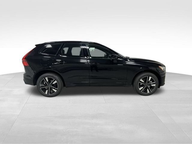 New 2026 Volvo XC60 B5 Plus w/ Protection Package Premier AWD/4WD image 4