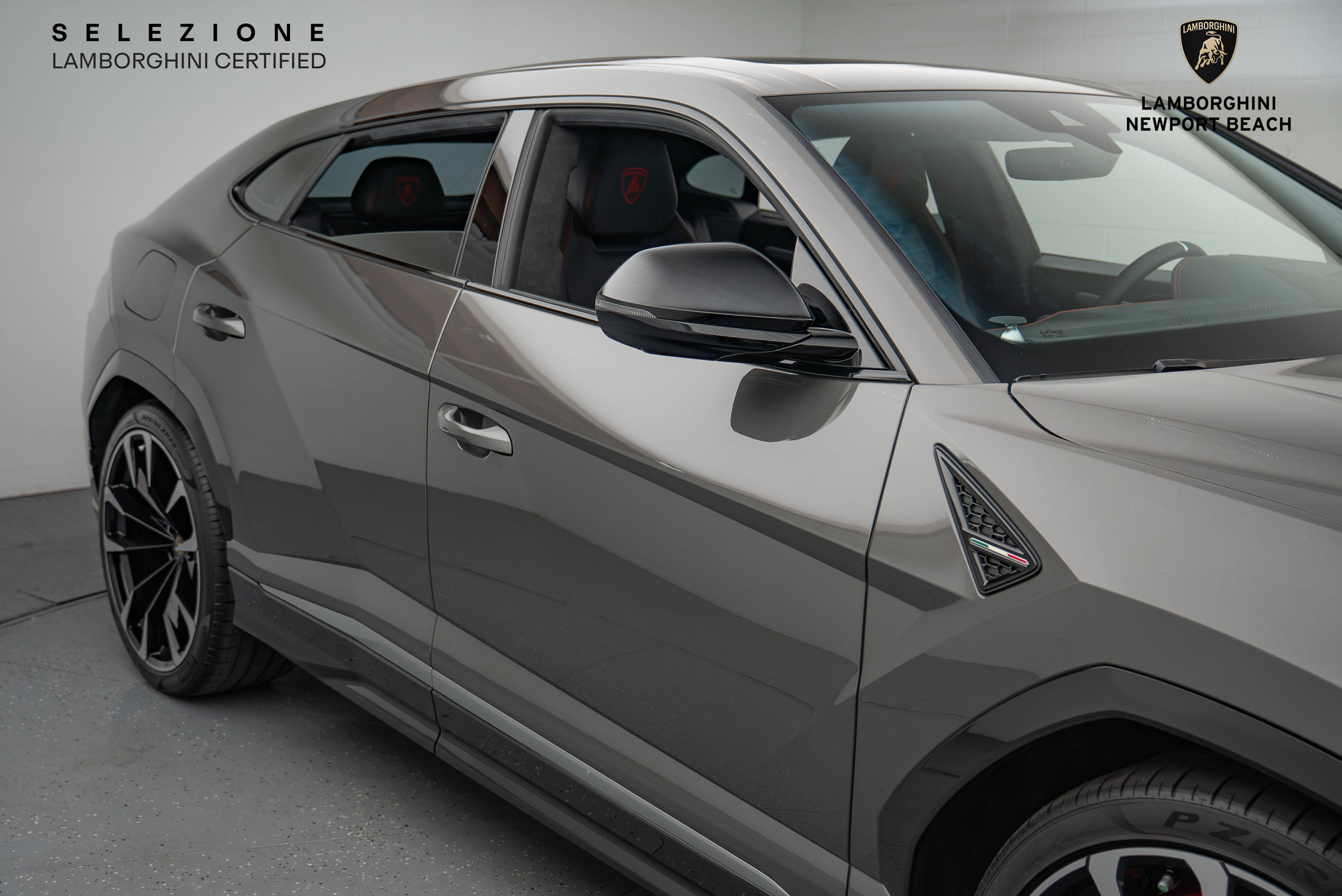 Used 2021 Lamborghini Urus image 3