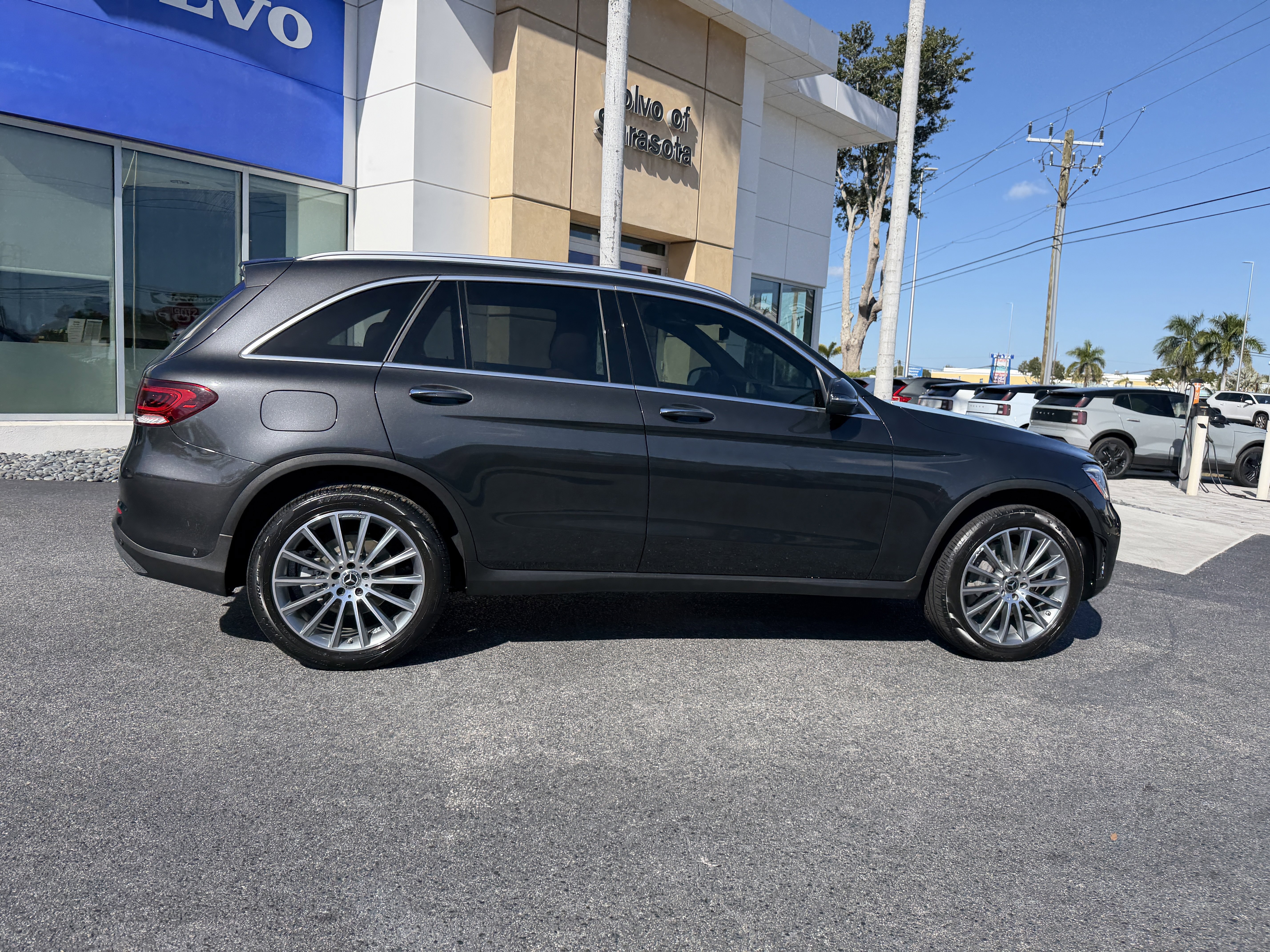 Used 2020 Mercedes-Benz GLC 300 image 2