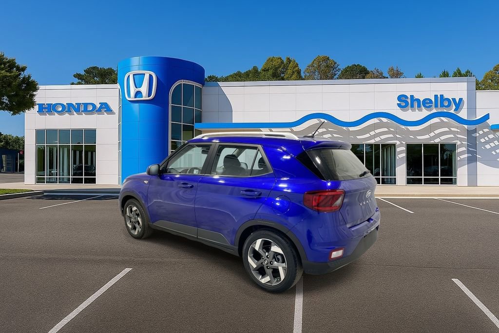 Used 2025 Hyundai Venue SEL image 6