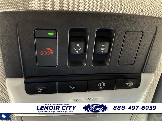 Used 2022 Nissan Pathfinder SV w/ SV Premium Package image 34