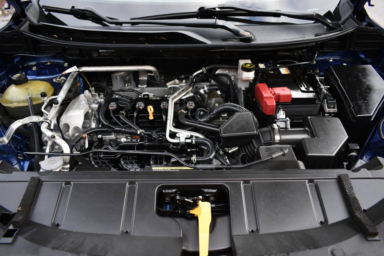 Used 2021 Nissan Rogue Platinum image 45