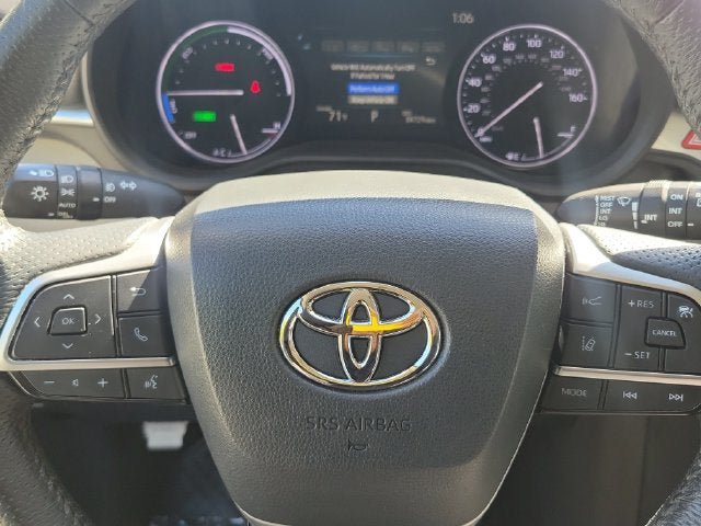 Used 2023 Toyota Sienna Limited FWD image 31