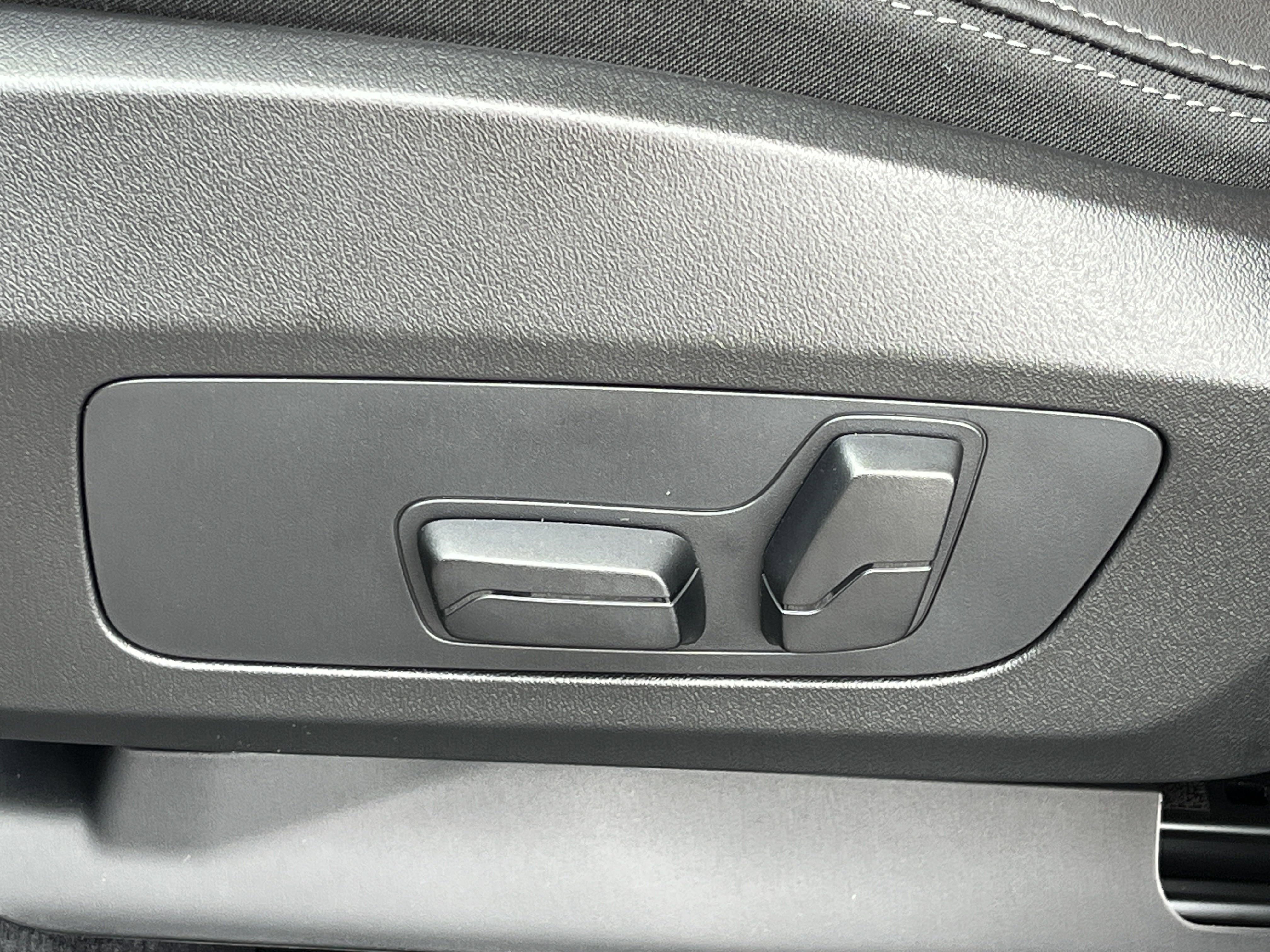 New 2025 BMW X1 xDrive28i w/ Convenience Package image 20