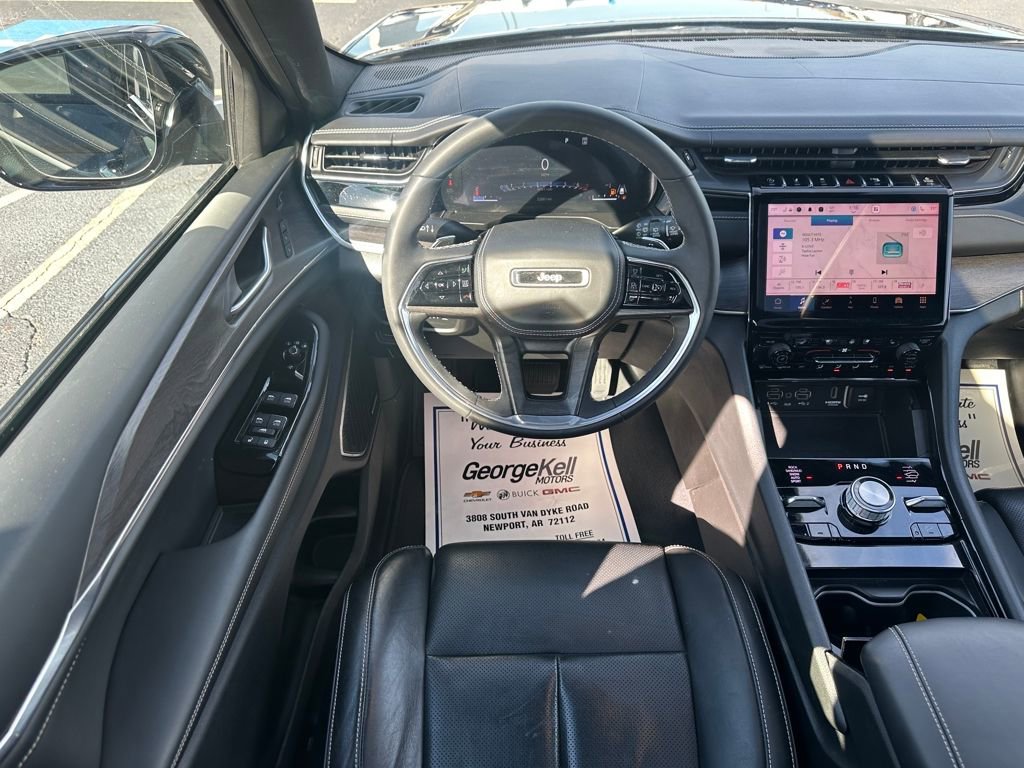 Used 2023 Jeep Grand Cherokee Overland w/ Luxury Tech Group IV image 6