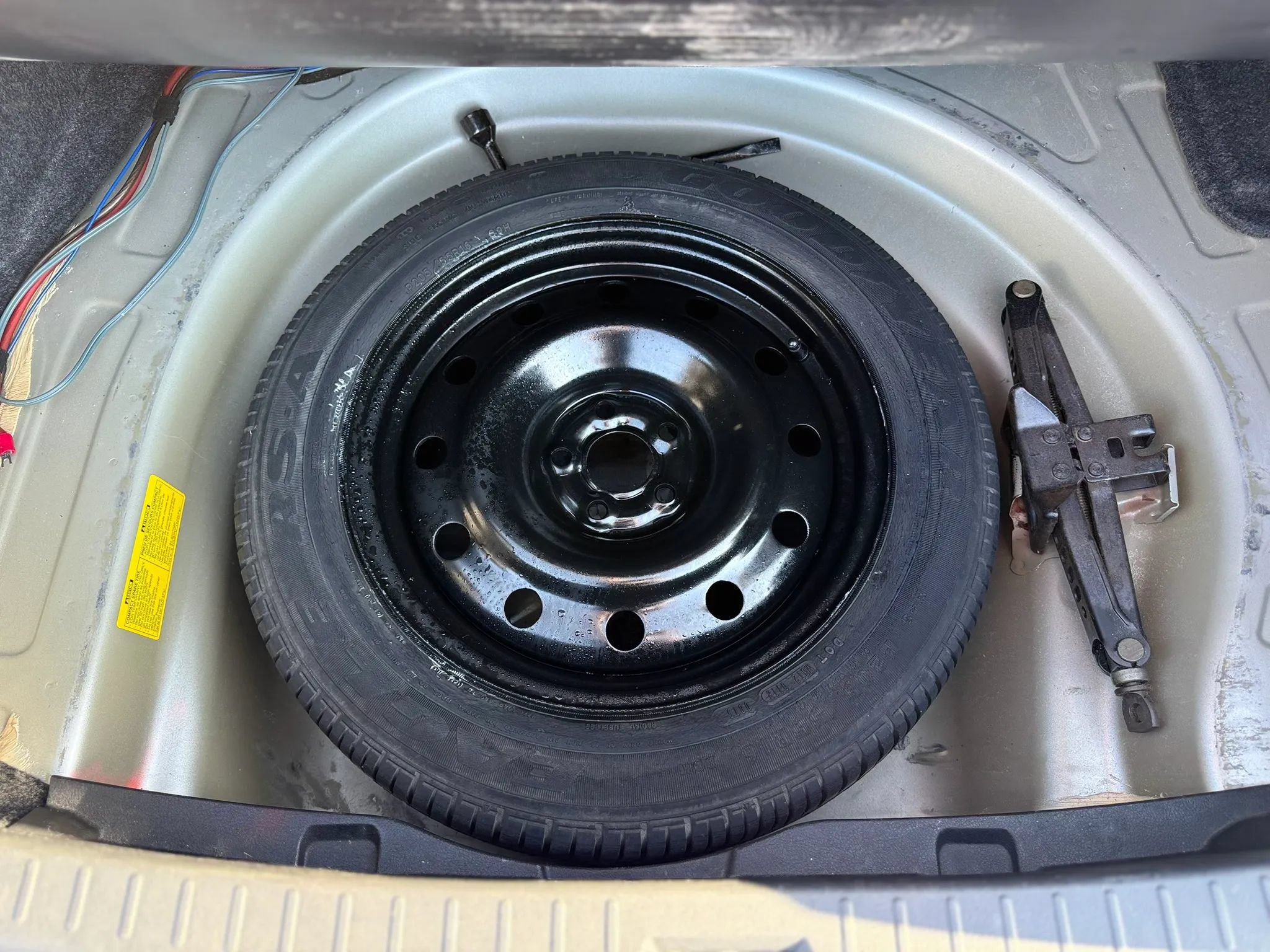 Used 2012 Toyota Corolla L FWD image 7