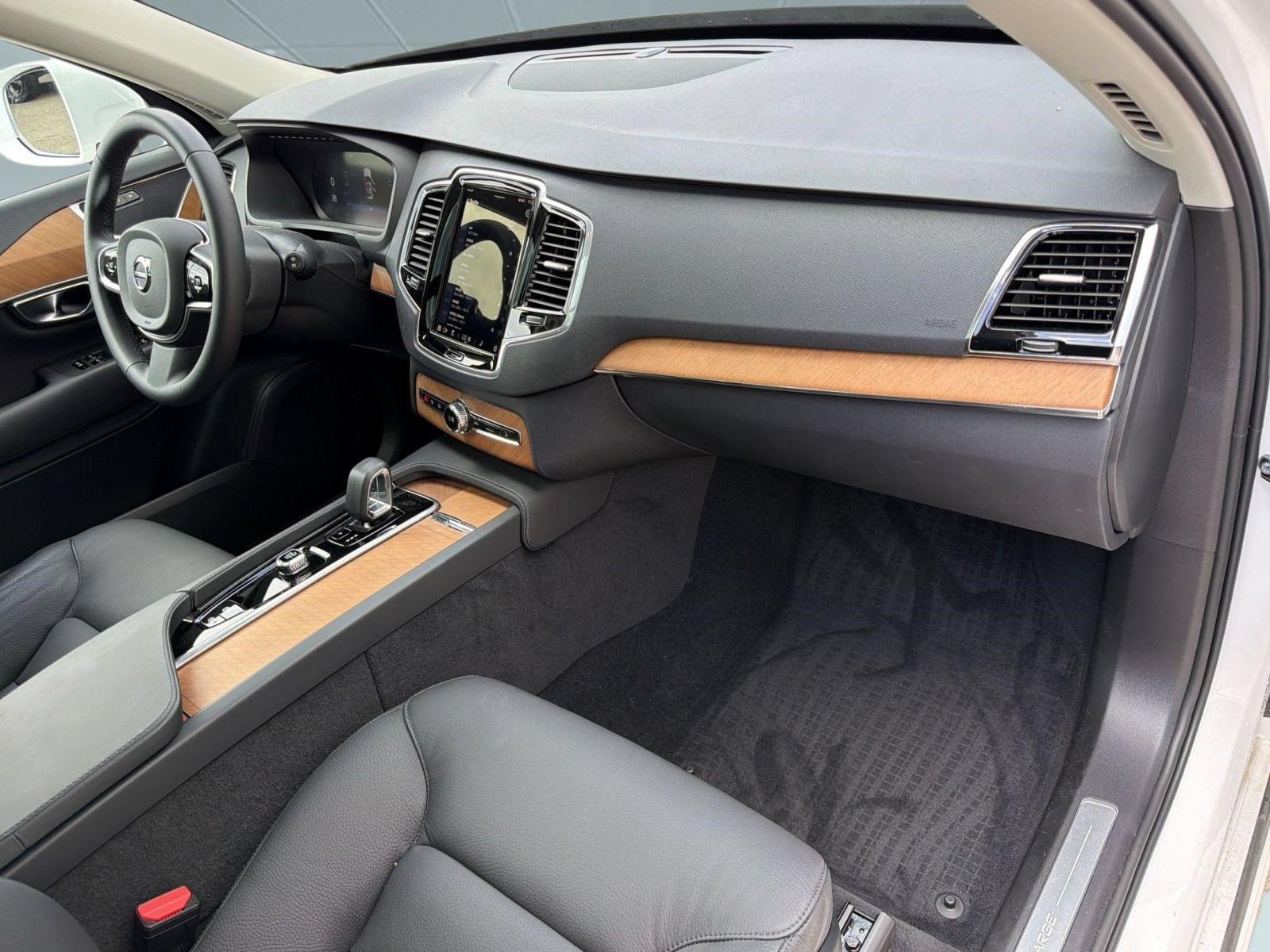 Certified 2024 Volvo XC90 T8 Plus w/ Protection Package Premier AWD/4WD image 31