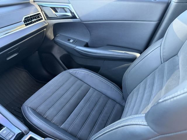 Used 2023 Mitsubishi Outlander SE Black Edition image 14