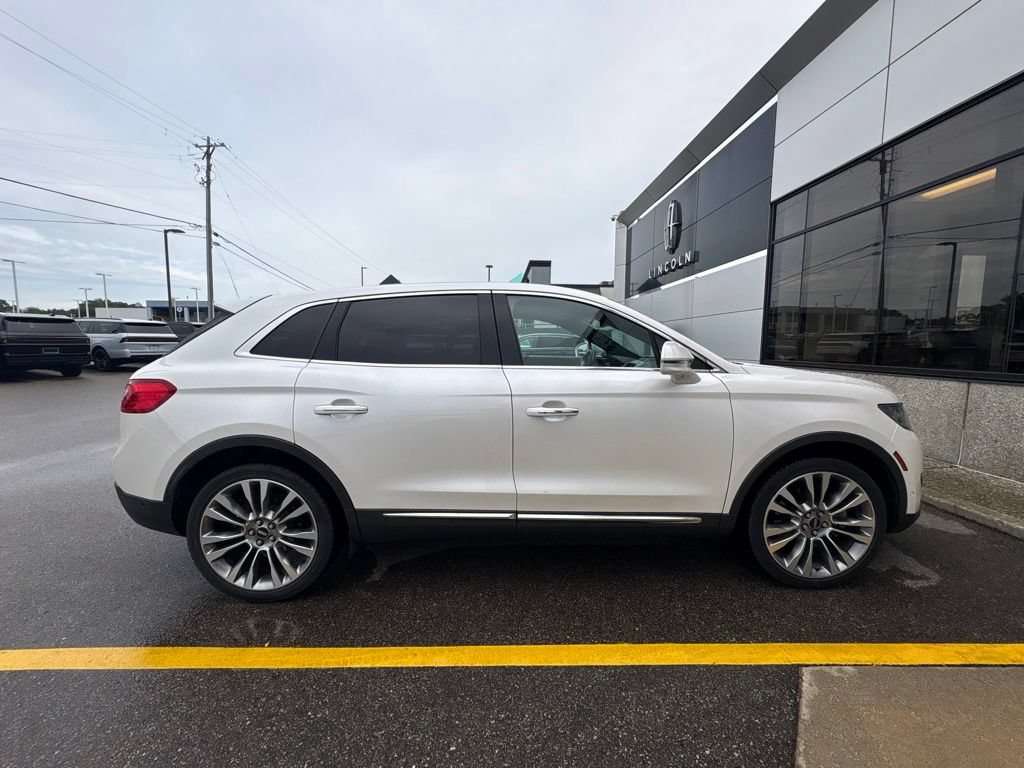 Used 2016 Lincoln MKX Reserve w/ Technology Package AWD/4WD image 5