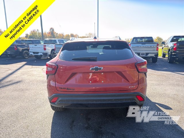 Used 2024 Chevrolet Trax RS w/ Sunroof Package FWD image 5
