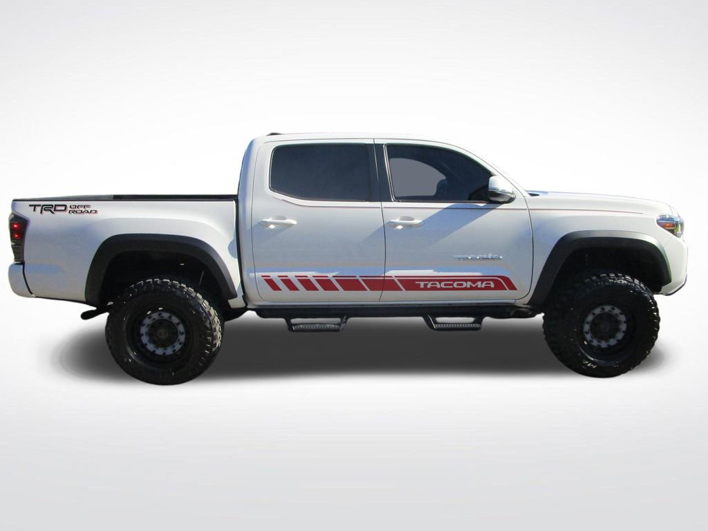 Used 2022 Toyota Tacoma TRD Off-Road image 6