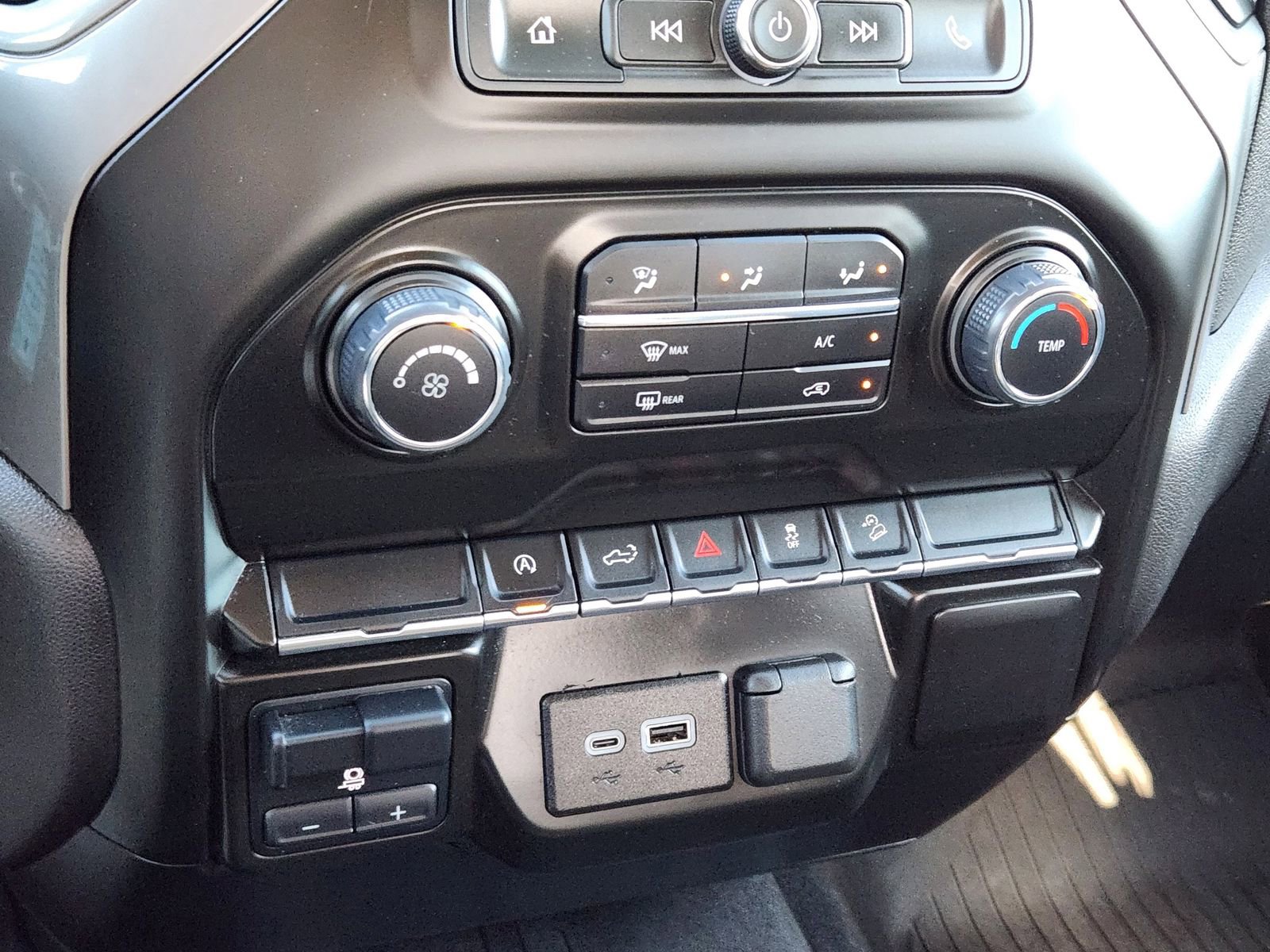 Used 2021 Chevrolet Silverado 1500 Custom Trail Boss w/ Midnight Edition image 19