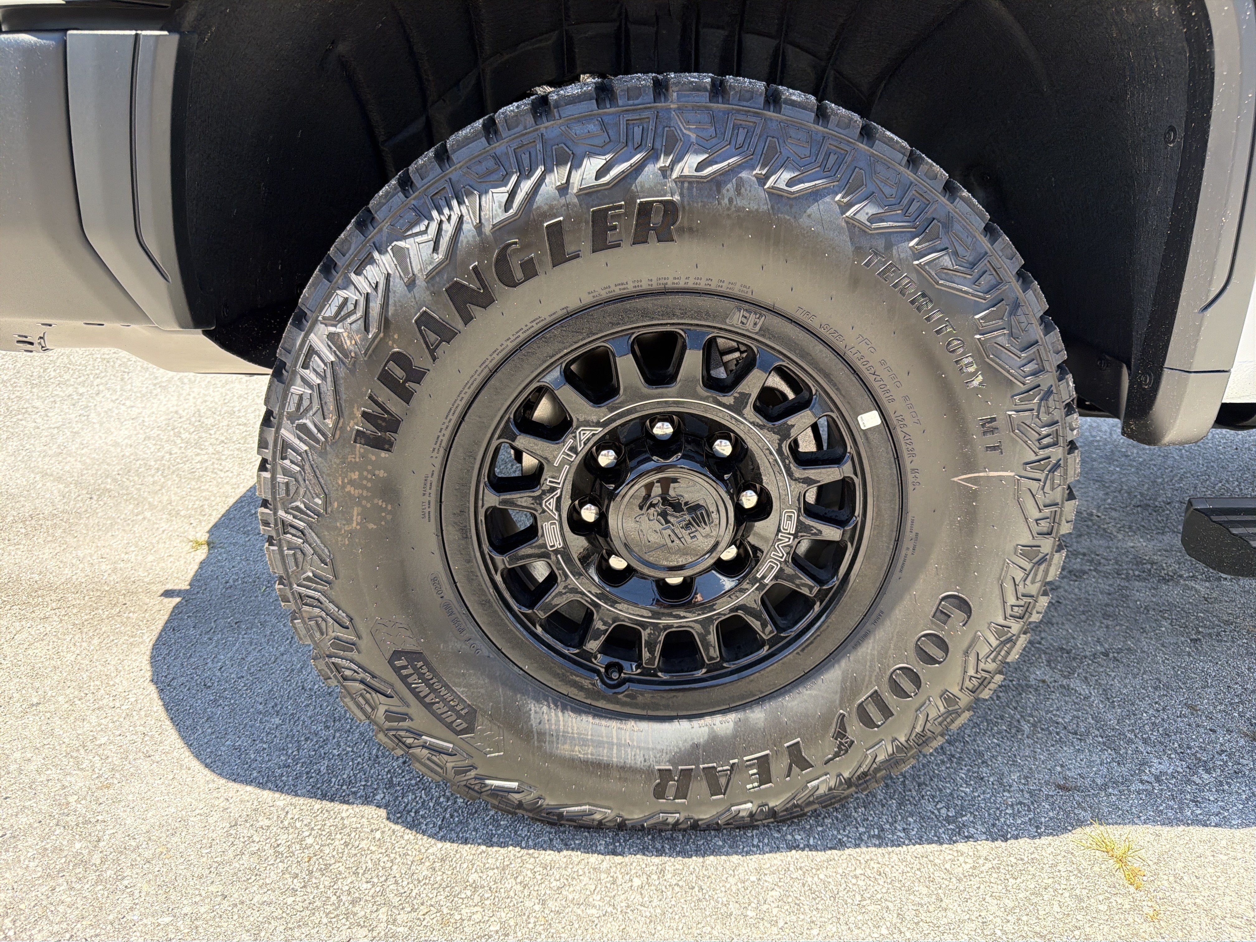 New 2026 GMC Sierra 2500 AT4X w/ AT4X AEV Edition AWD/4WD image 12