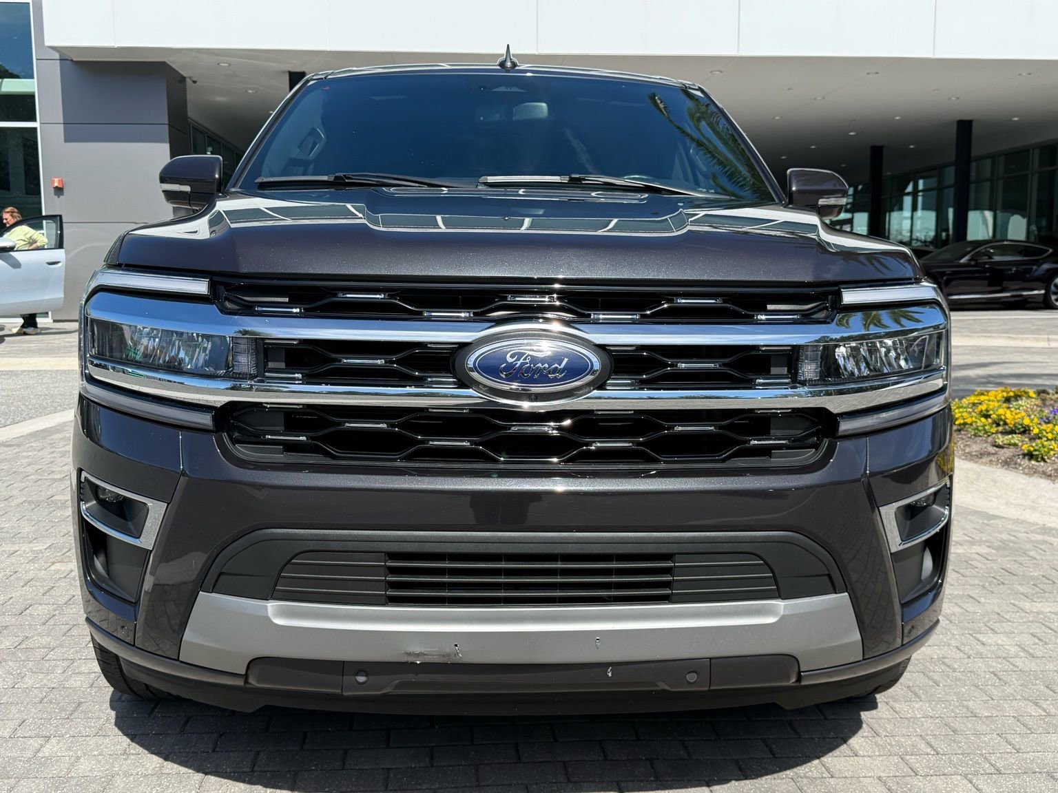Used 2024 Ford Expedition Limited image 8
