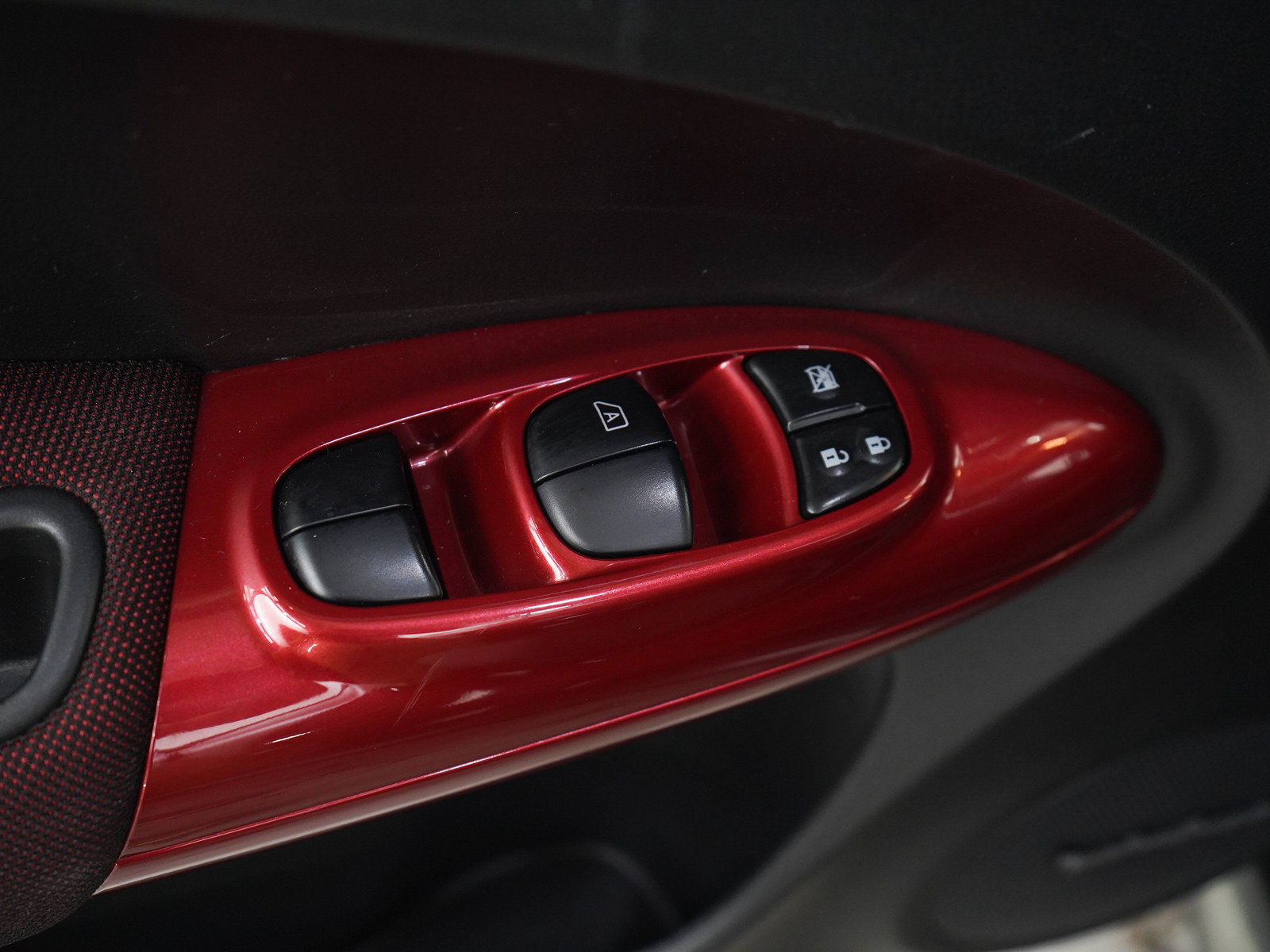 Used 2015 Nissan Juke SL FWD image 19