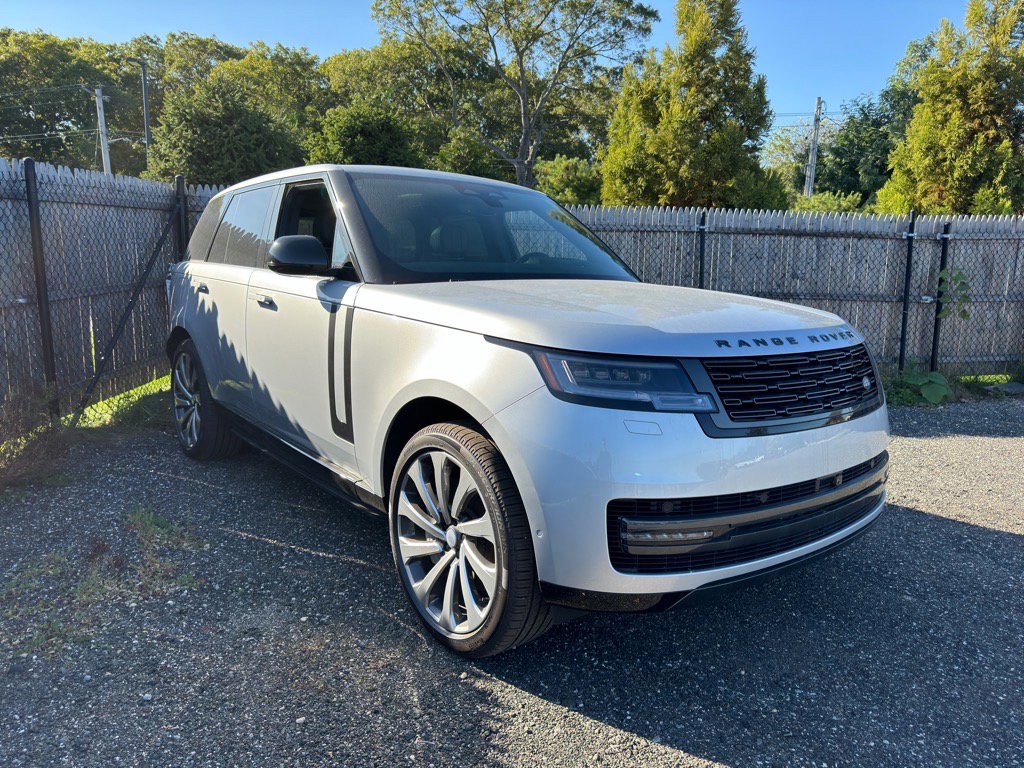 New 2025 Land Rover Range Rover SE image 3