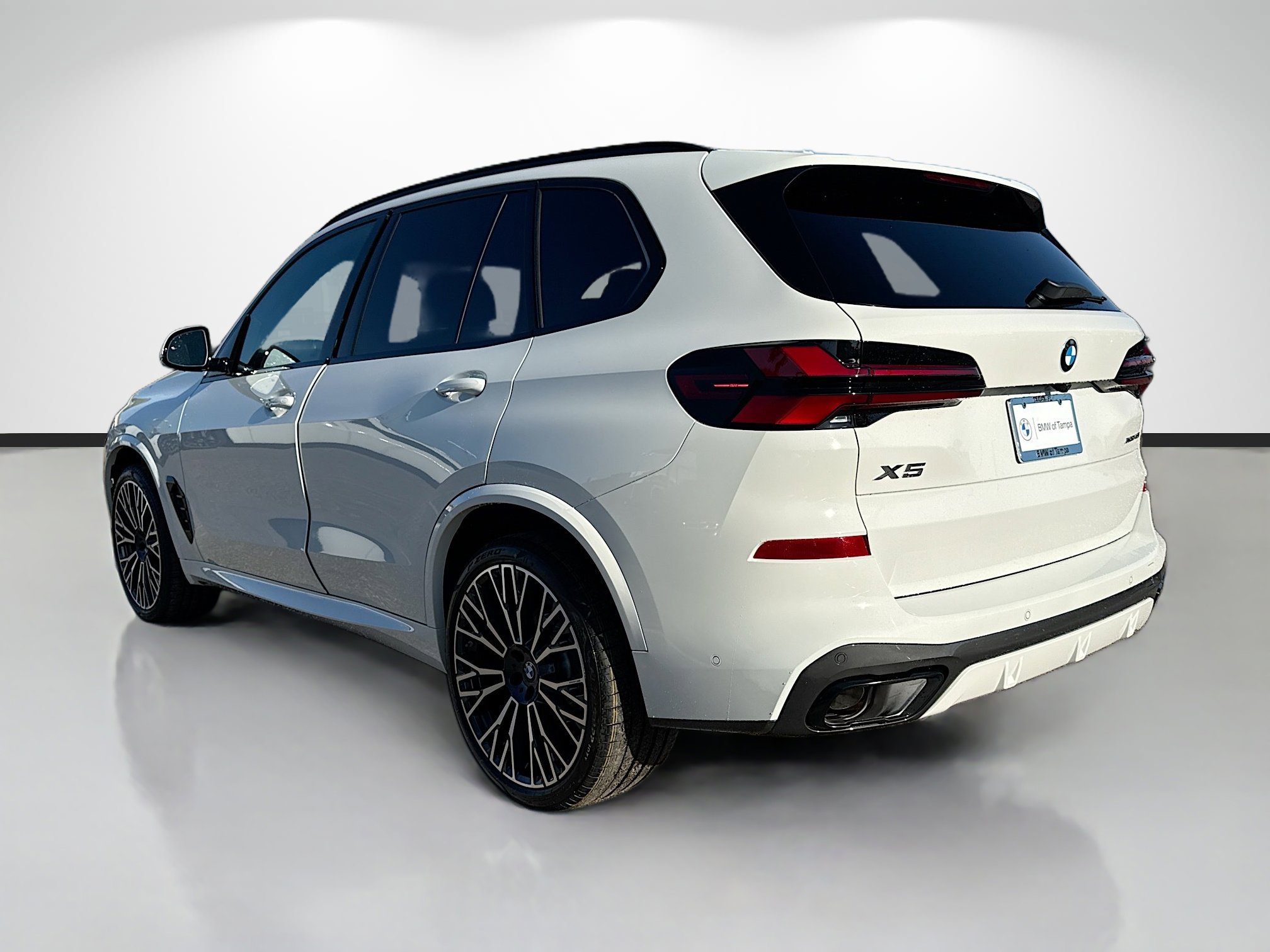 New 2026 BMW X5 xDrive40i w/ M Sport Package image 5