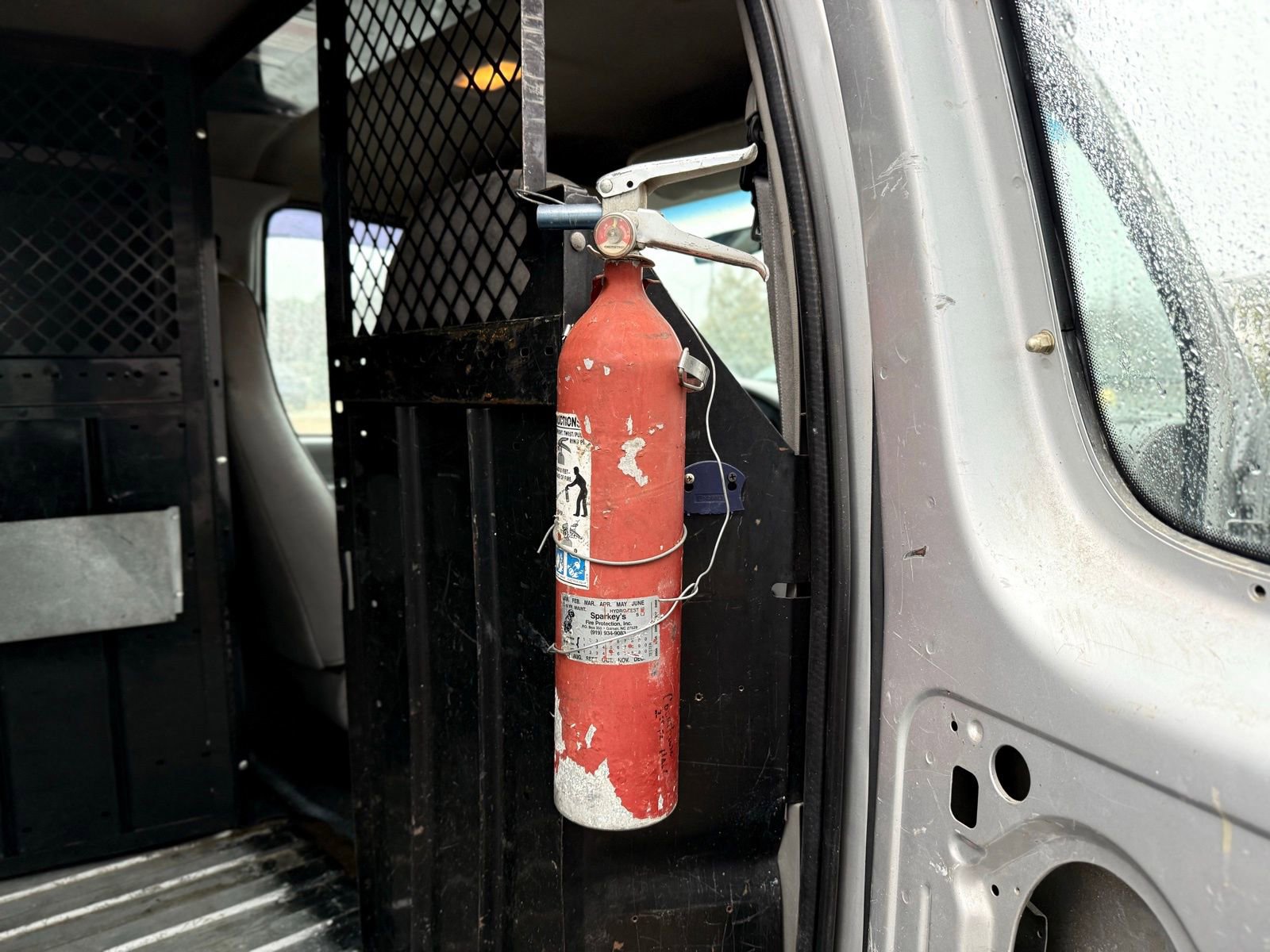 Used 1999 Ford E-250 and Econoline 250 RWD image 21
