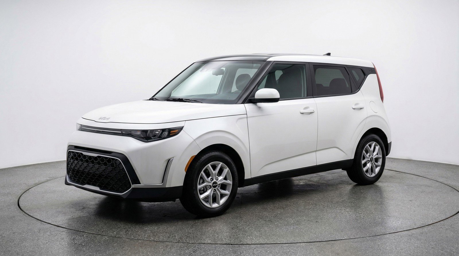 Used 2025 Kia Soul LX w/ LX Technology Package image 3